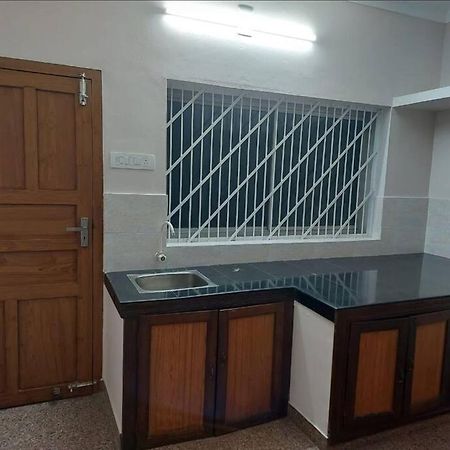 Home At Guruvayur 2 Ac Room,1 Single Bed,Kitchen Extérieur photo
