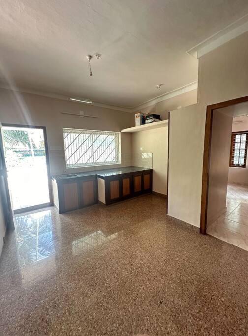 Home At Guruvayur 2 Ac Room,1 Single Bed,Kitchen Extérieur photo